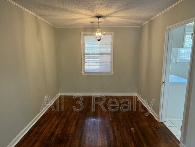 Building Photo - 4259 Hickory Dr