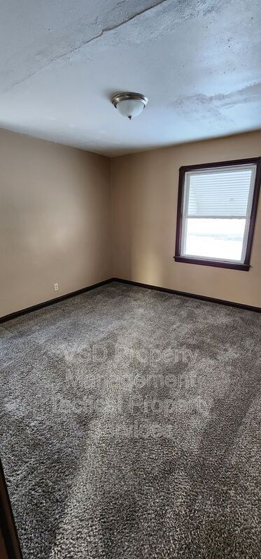 Building Photo - 5120 Clement Ave