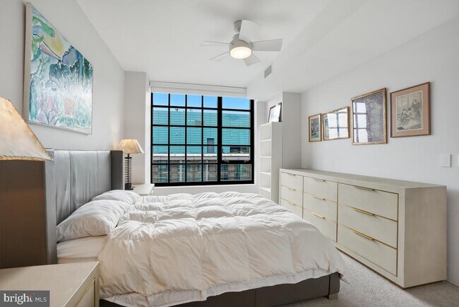 Building Photo - 45 Sutton Square SW