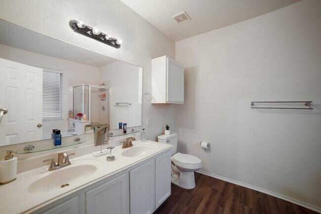 Building Photo - 27110 Saddlefoot Way