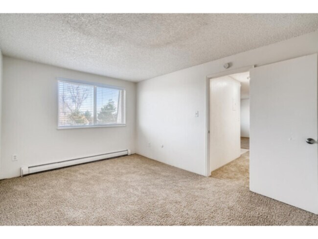 Building Photo - 1641 Ingalls St