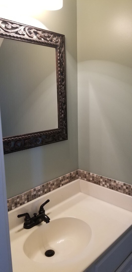 Building Photo - Beautiful Home Near Downtown Matthews