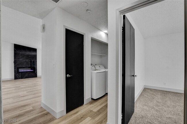 Building Photo - 4012 N Mira Ln