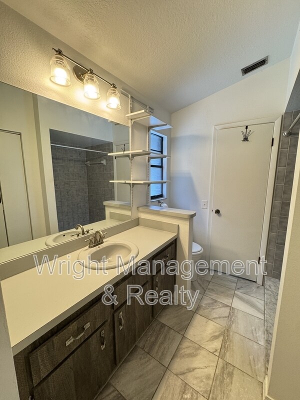 Building Photo - 7908 Knight Dr