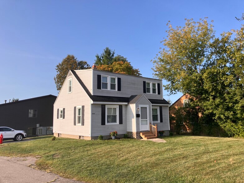 Eastpoint House - 3130 32nd St SE