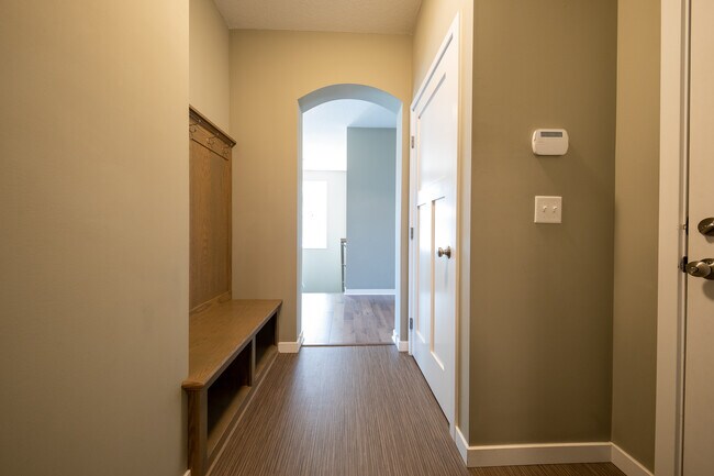 Building Photo - 1419 Palisade Path