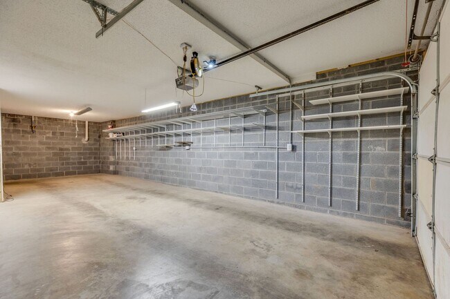 Building Photo - Now Available | 2 Bedroom 2.5 Bath | Bristol, TN