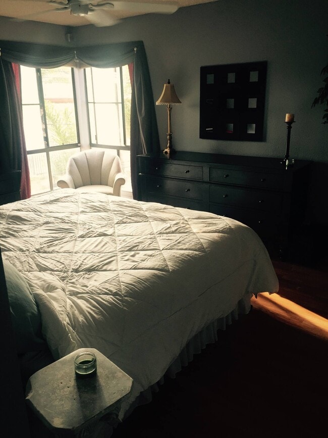 Building Photo - 901 N Alfred St