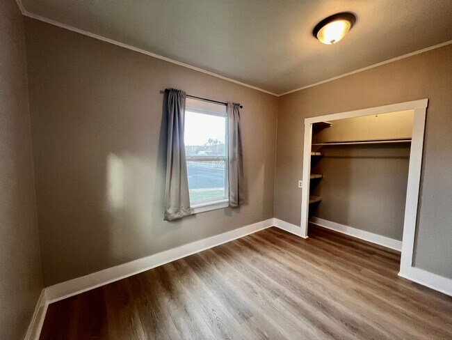 Building Photo - Charming 4-Bedroom Home with Office