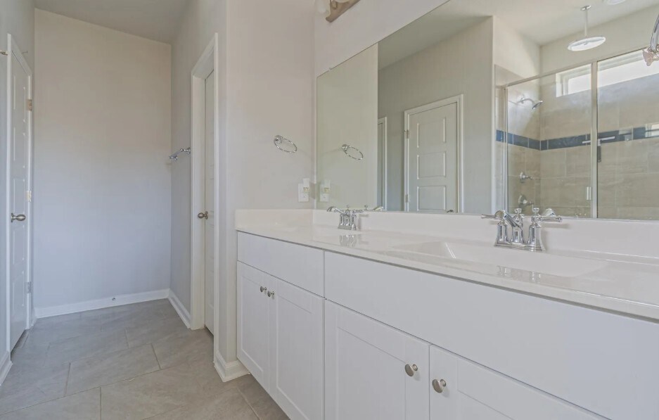 Building Photo - 2511 Seabream Dr