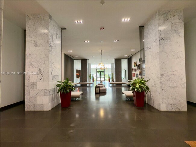 Building Photo - 1600 NE 1st Ave