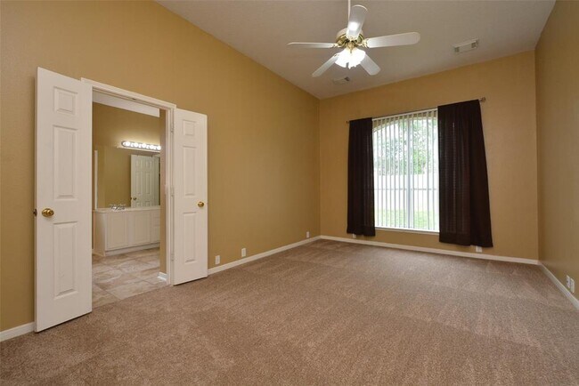 Building Photo - 2931 Sunbird Dr