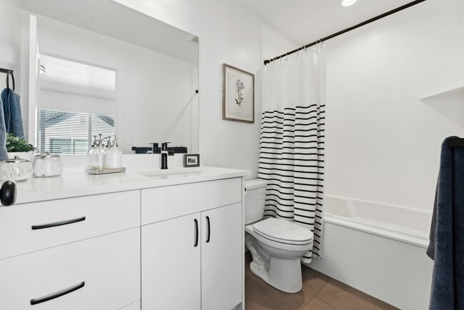 Jefferson Master Bedroom Bathroom - Madison Towns