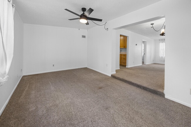 Building Photo - 435 Argyle Ct