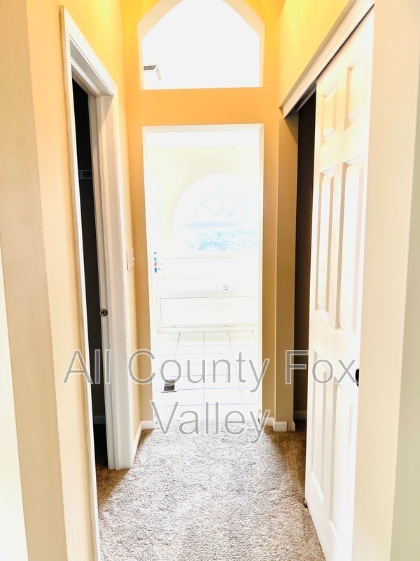 Building Photo - 2080 Mark Cir