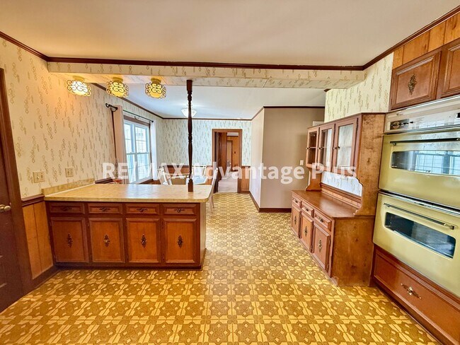 Building Photo - Very Spacious Home with 2 beds/2 baths and a bonus room, close to Charlotte Courthouse