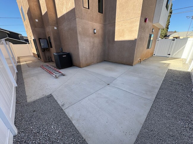 Building Photo - Beautiful Brand New 2 Story Home