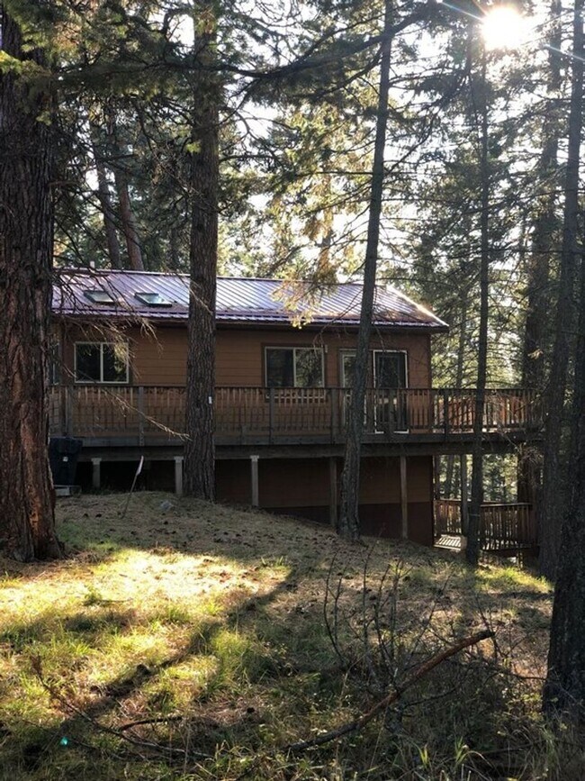 Building Photo - House on Finley Point Fully Furnished