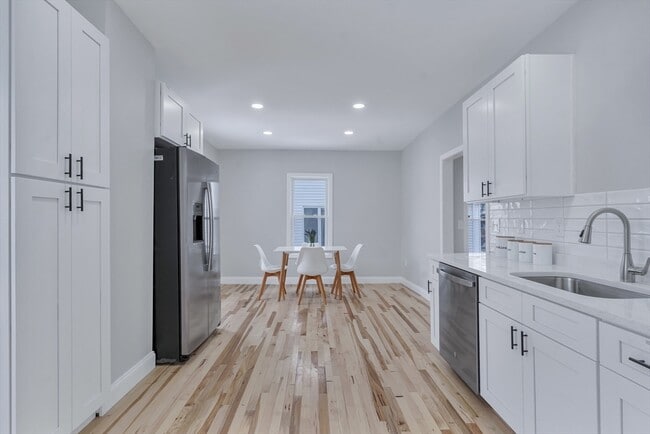 Building Photo - 73 Walnut St