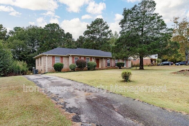 Building Photo - 160 Jockey Club Dr