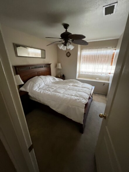 Building Photo - 4201 E Raven Rd