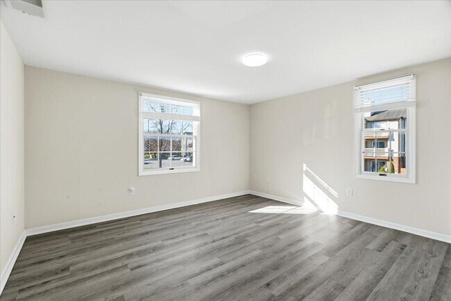 Building Photo - 819 Stratford Way