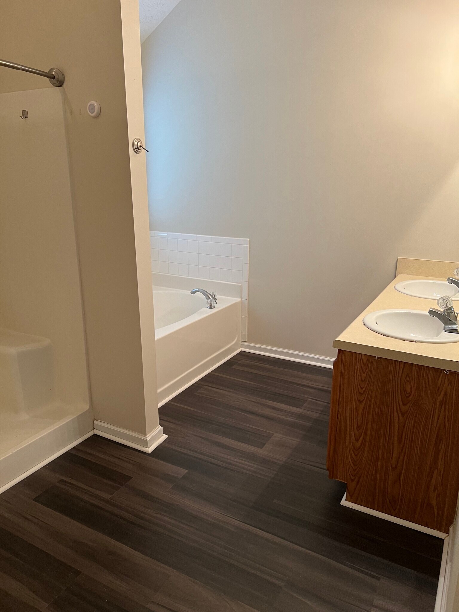 Building Photo - 827 Hannah Ct