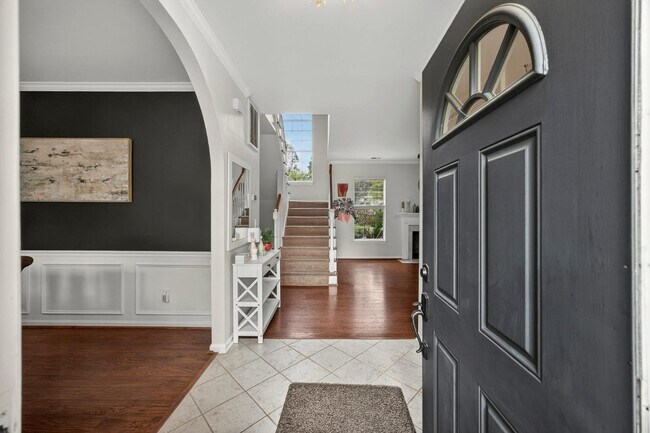 Building Photo - 5409 Dwight Dr