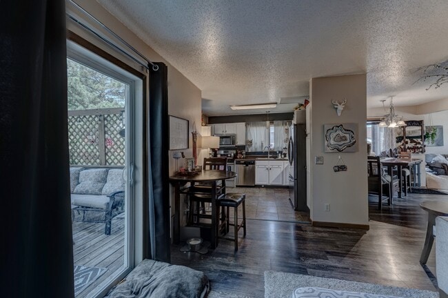 Building Photo - 4025 Wild Flower Dr
