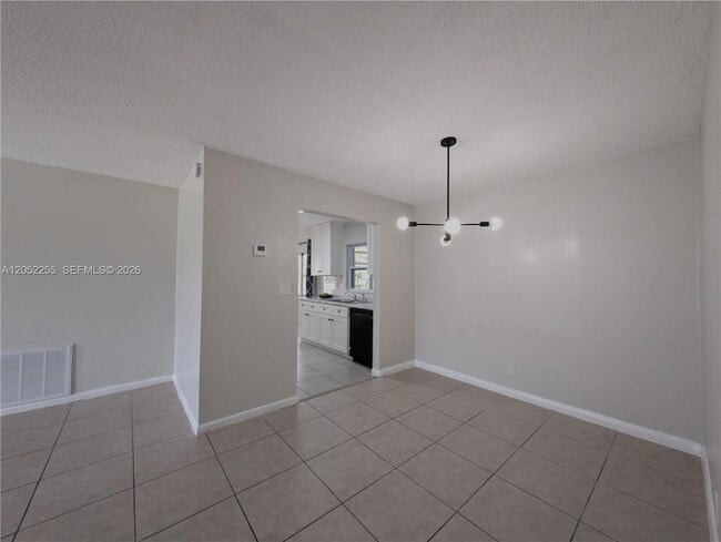 Building Photo - 888 SW 62nd Ave