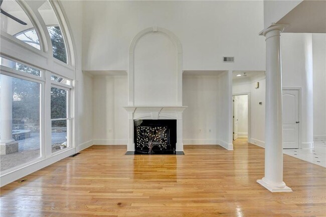 Building Photo - 7970 St Marlo Fairway Dr