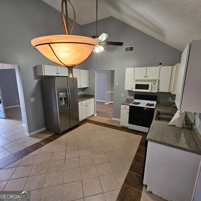 Building Photo - 310 Pecan Wood Cir