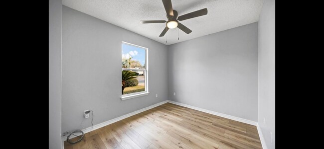 Building Photo - 142 Beach Dr