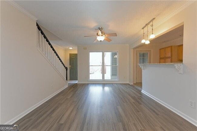 Building Photo - 4943 Meadow Ln