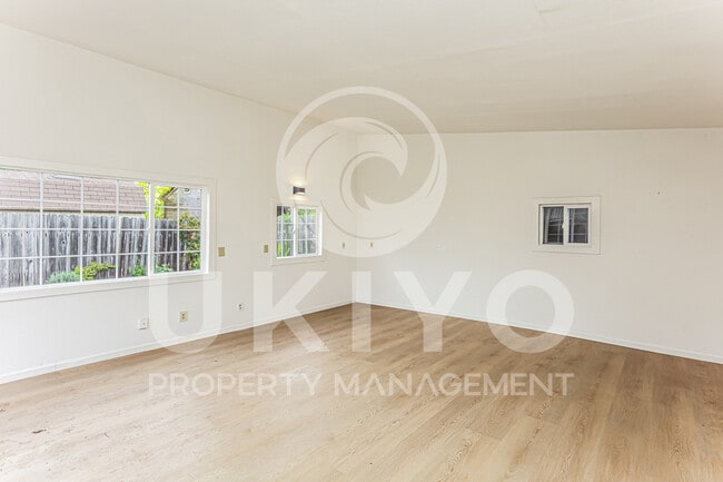 Building Photo - 891 57th St