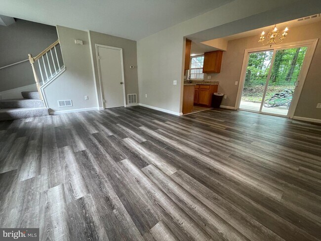 Building Photo - 775 Hatfield Ct