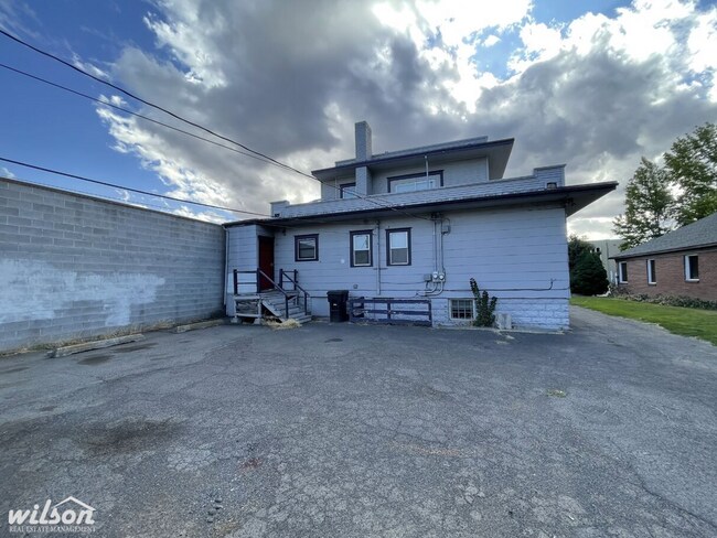Building Photo - 309 N 3rd St