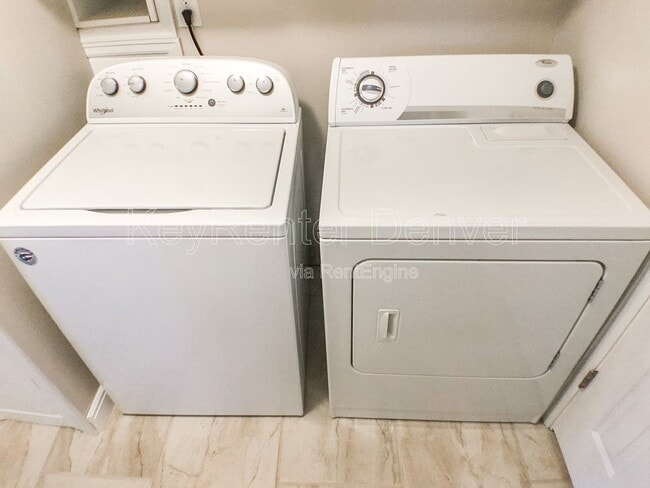 Building Photo - 7012 S Eudora St