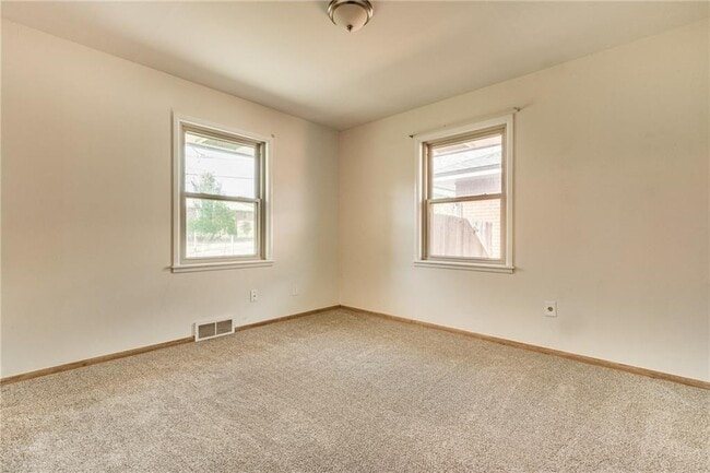 Building Photo - 205 Tullahoma Dr