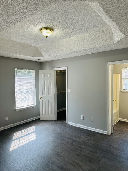 Building Photo - 7239 Kavan Hunter Dr