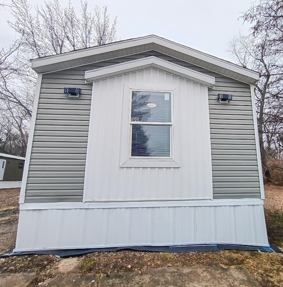 Building Photo - 100 Deerwood Park