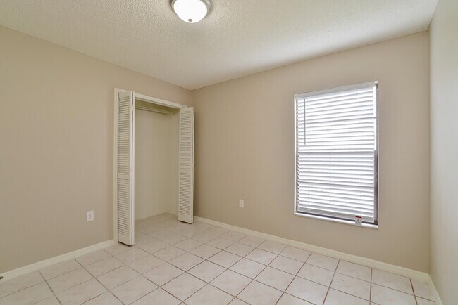 Building Photo - 548 Matilda Pl