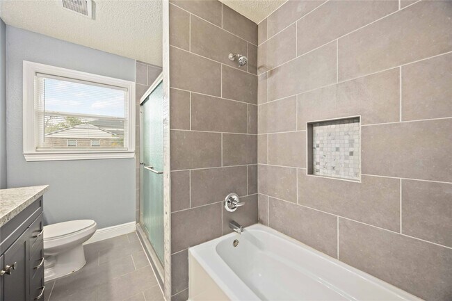 Building Photo - 6523 Cherrydale Dr