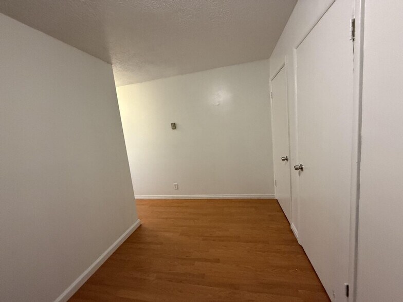 Building Photo - 2493 S 600 E