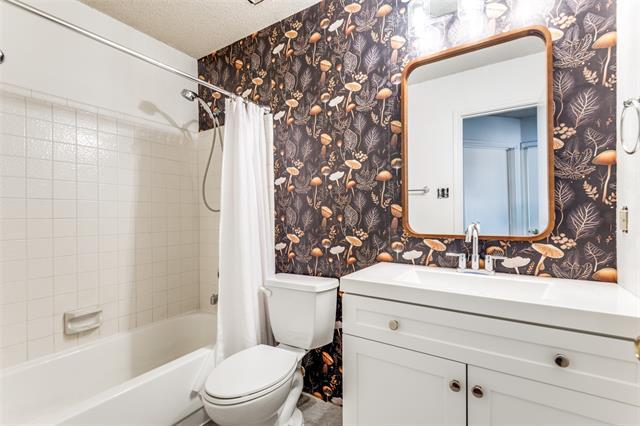 Building Photo - 8110 Regatta Dr