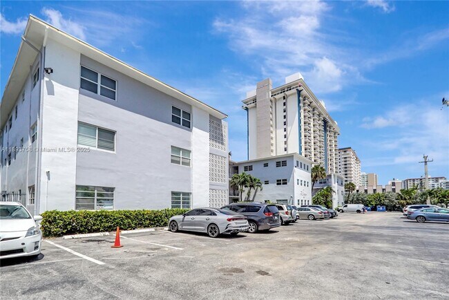 Building Photo - 2200 S Ocean Dr