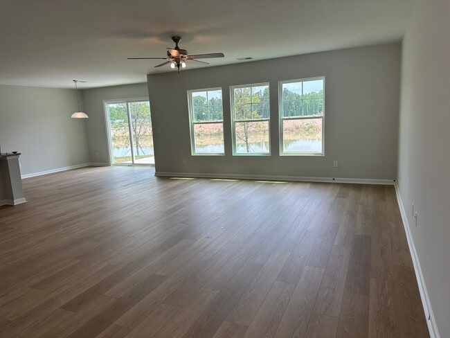 Building Photo - 207 Chime Creek Dr