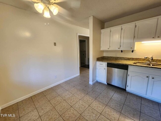 Building Photo - 1552 Colony Park Dr