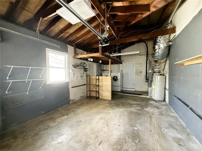 Building Photo - 1048 40th Ave NE