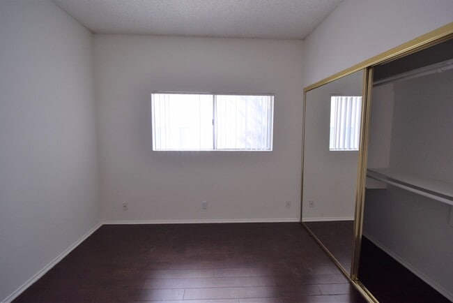 Building Photo - 11315 Moorpark St